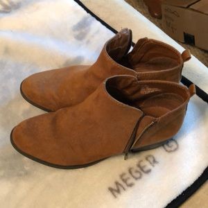 Celia Ankle Boots 🥾SALE TODAY🌺🌺🌺